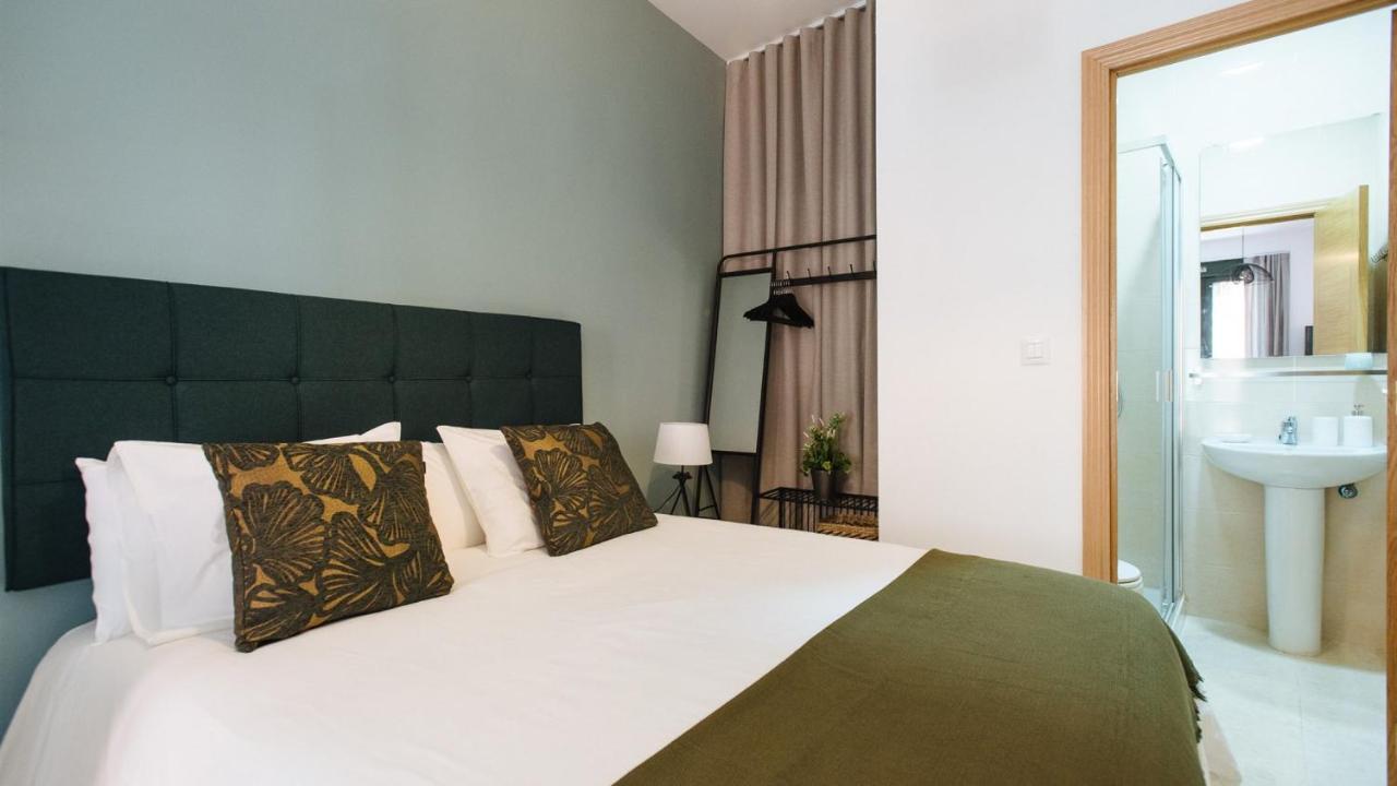 Chiqui And Vicente Suite Apartments Sevilha Exterior foto