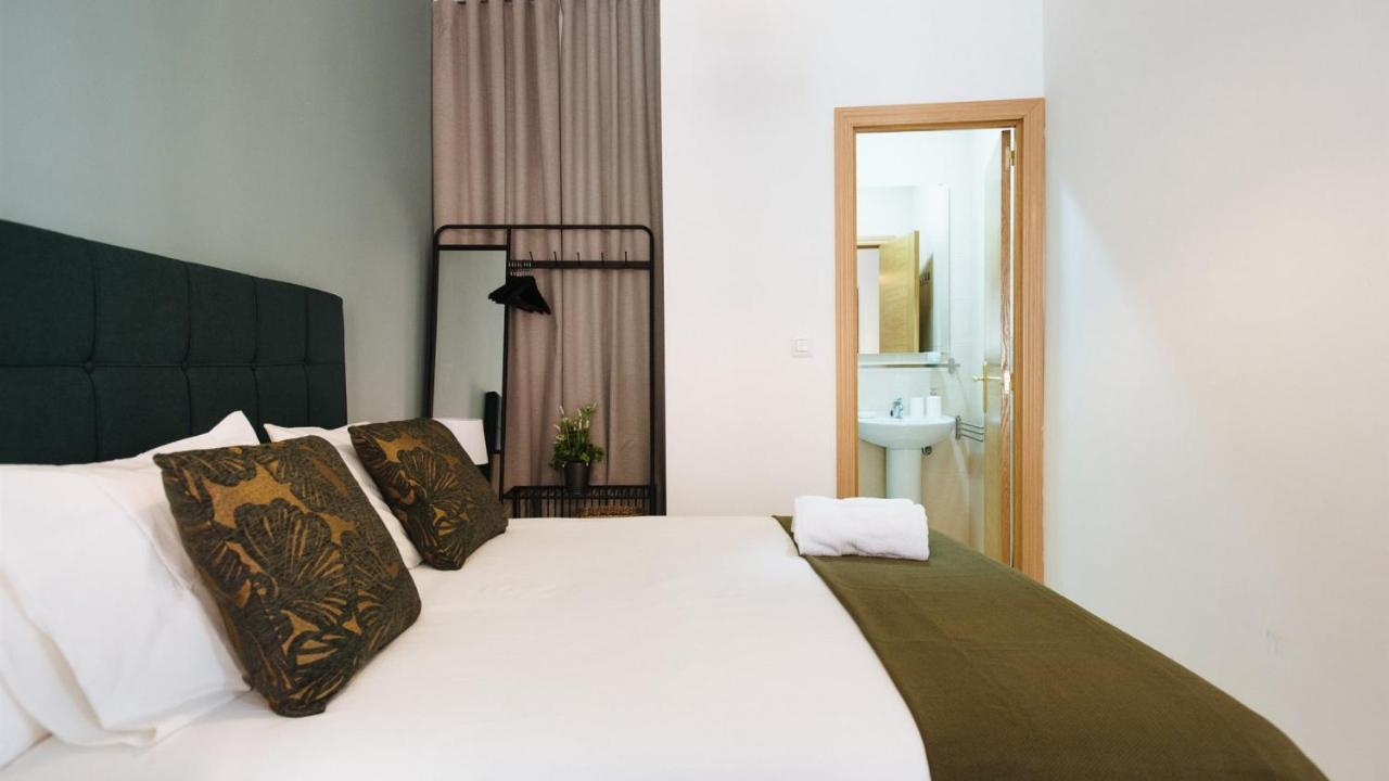 Chiqui And Vicente Suite Apartments Sevilha Exterior foto