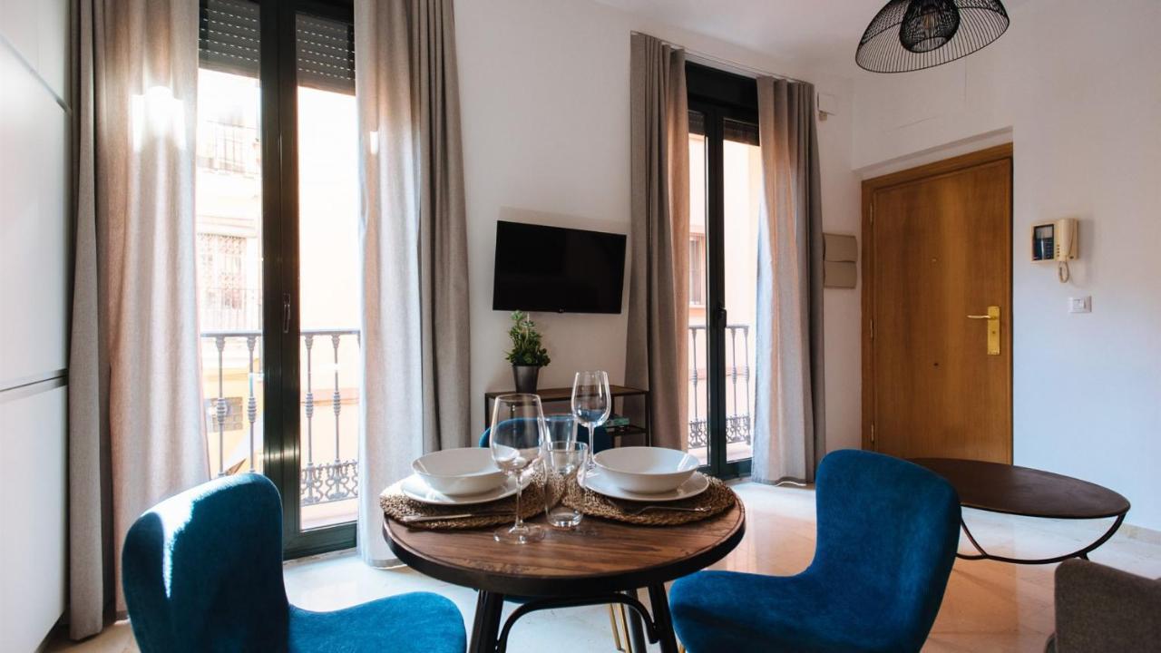 Chiqui And Vicente Suite Apartments Sevilha Exterior foto